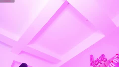 Snapshot of sussan_nicolle1 chatting on February 27, 12:23 pm Sussan Nicole  online show from February 27, 12:23 pm