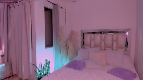 sussy_bell_ online show from May 2, 4:29 am