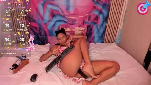 suzzann_rugg online show from October 16, 1:49 am