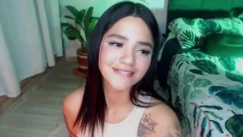 sweeetkittyy22 online show from October 10, 6:19 am