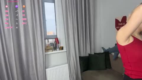 Chloe online show from March 1, 2:32 pm