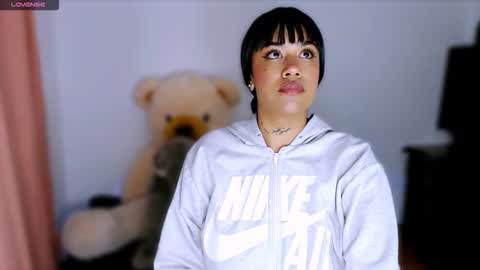 Stephanie online show from November 28, 9:27 am