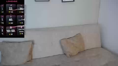 Snapshot of sweet_bella_valery_ chatting on October 23, 9:37 pm Bella Valery online show from October 23, 9:37 pm