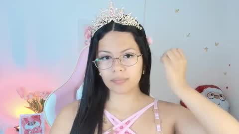 sweet_dania_ online show from February 15, 4:15 am