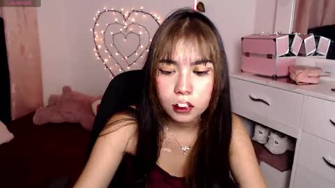 Hannah online show from April 8, 4:48 am