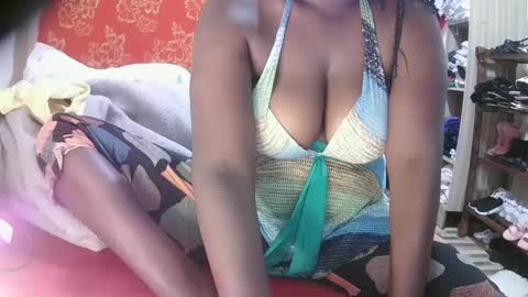 Snapshot of sweet_joly chatting on December 30, 3:23 pm sweet_joly online show from December 30, 3:23 pm
