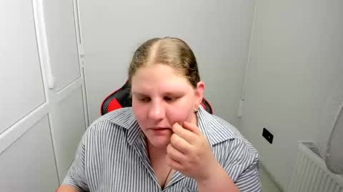 Karla online show from June 1, 1:56 pm