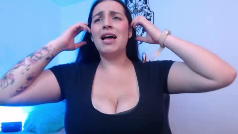 Snapshot of sweet_leah33 chatting on October 16, 5:56 pm Leah online show from October 16, 5:56 pm