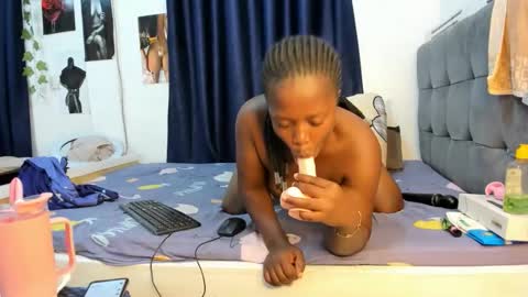 Sweet lizzyy online show from May 1, 9:09 pm