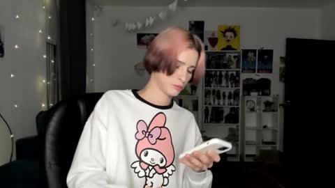 kira online show from February 12, 5:27 pm