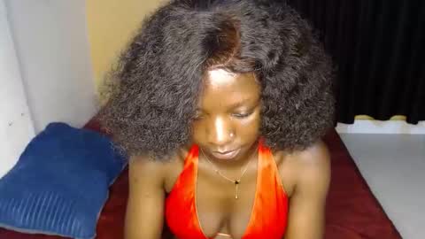 ellanah Tracie online show from October 21, 1:11 am