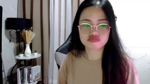 Leah online show from October 15, 11:00 am