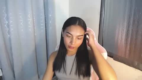 Snapshot of sweet_trishaxx chatting on October 22, 3:13 pm Trisha online show from October 22, 3:13 pm