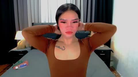 bea takashi  online show from March 31, 9:43 am