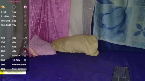 Snapshot of sweetc4meron chatting on December 19, 10:34 am Cameron Alejandro online show from December 19, 10:34 am