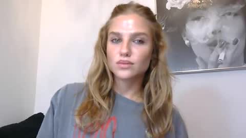 sweetcme online show from April 21, 1:42 am