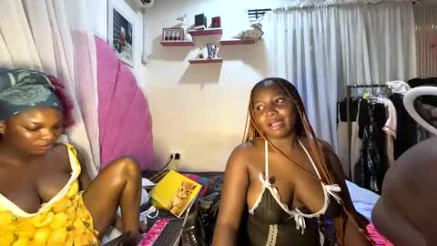 sweetcoochiex online show from October 25, 6:52 pm