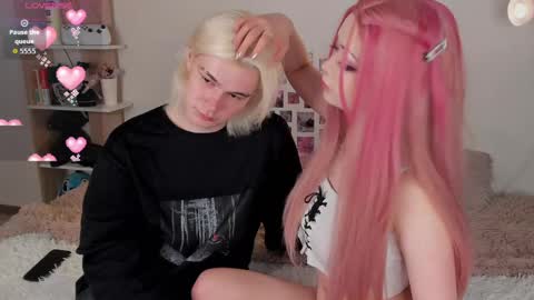 sweethearts_friends online show from May 15, 1:58 am