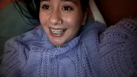 Ana Mara  i cant Make noise My family is here  online show from February 9, 5:00 am