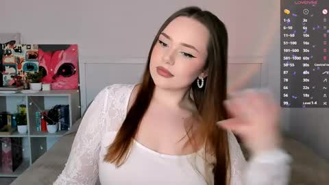 Hannah online show from May 8, 2:56 pm