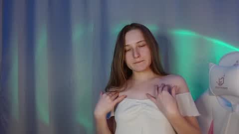 Annie online show from December 4, 8:34 pm