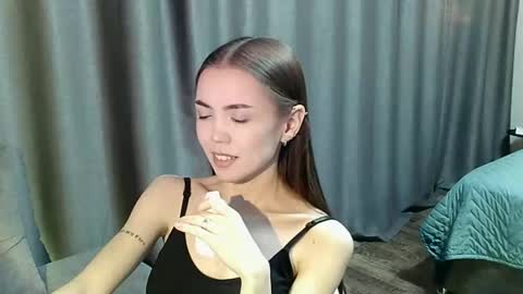 sweetieee_kira online show from November 20, 9:45 pm