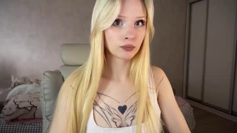 sweetie Lisa3 online show from March 8, 8:44 am