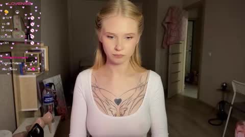 sweetie Lisa3 online show from September 14, 3:46 pm