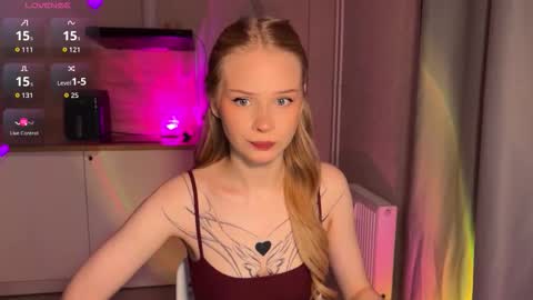 sweetie Lisa3 online show from February 24, 8:23 pm