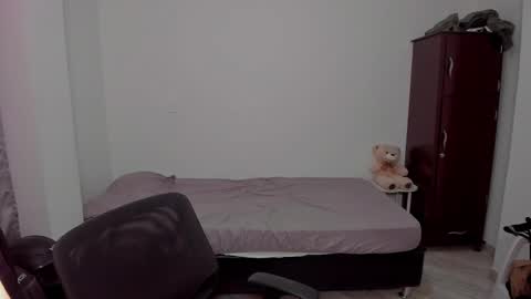 Lian online show from February 8, 5:55 am