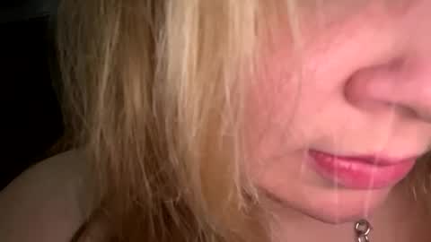 Lisa  online show from February 12, 3:37 pm