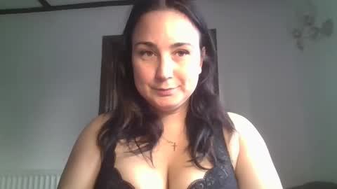 sweetpeach2025 online show from November 25, 1:10 pm