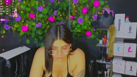 Molly -  INDEPENDENT MODEL online show from May 30, 1:48 am