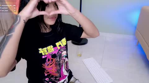    online show from March 7, 11:05 pm