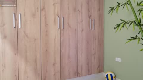    online show from February 25, 7:27 pm