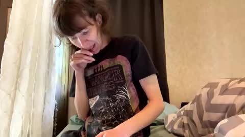 Sweet Tooth Trixie online show from April 9, 4:45 pm