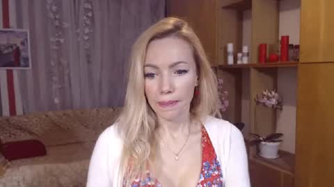 Snapshot of sweety_friend chatting on December 3, 8:01 pm Sweety friend online show from December 3, 8:01 pm