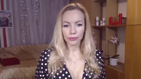 Snapshot of sweety_friend chatting on December 1, 8:22 pm Sweety friend online show from December 1, 8:22 pm