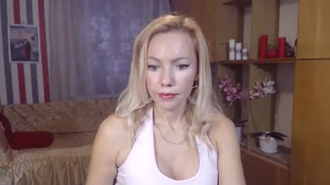 Sweety friend online show from November 1, 2:05 pm