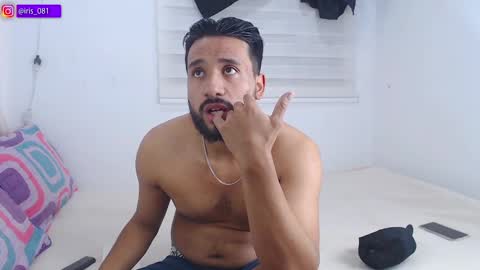 iris online show from December 14, 2:11 am