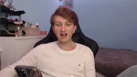 Cat online show from February 7, 7:06 pm