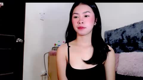 Holly online show from February 19, 2:00 am