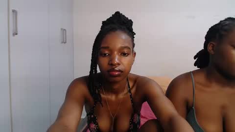 Snapshot of swyt_camillah chatting on October 22, 3:35 pm Camillah online show from October 22, 3:35 pm