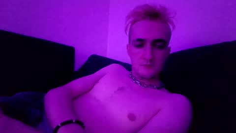 sXyez online show from January 18, 5:27 am