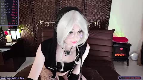 Snapshot of sylvie_fey chatting on February 27, 1:19 am Sylvie online show from February 27, 1:19 am