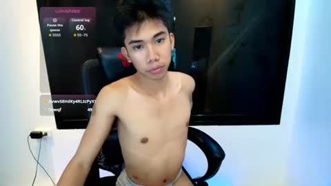 Snapshot of symphonyx_xx chatting on October 28, 7:48 pm symphonyx_xx online show from October 28, 7:48 pm