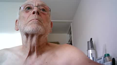 James online show from August 4, 6:37 pm