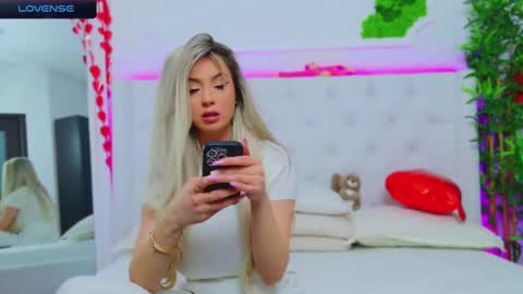 Snapshot of taahiraarabian chatting on February 24, 1:10 pm Arianna online show from February 24, 1:10 pm