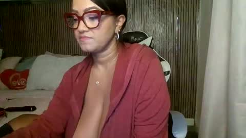 yameil online show from June 6, 8:53 am