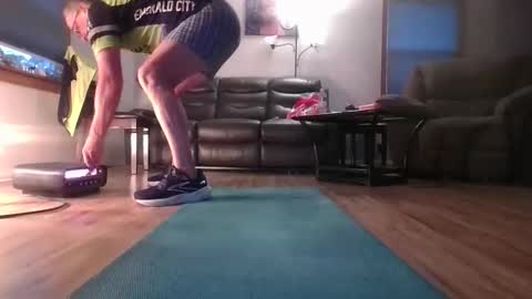 tacrunner66_ online show from November 6, 3:04 pm